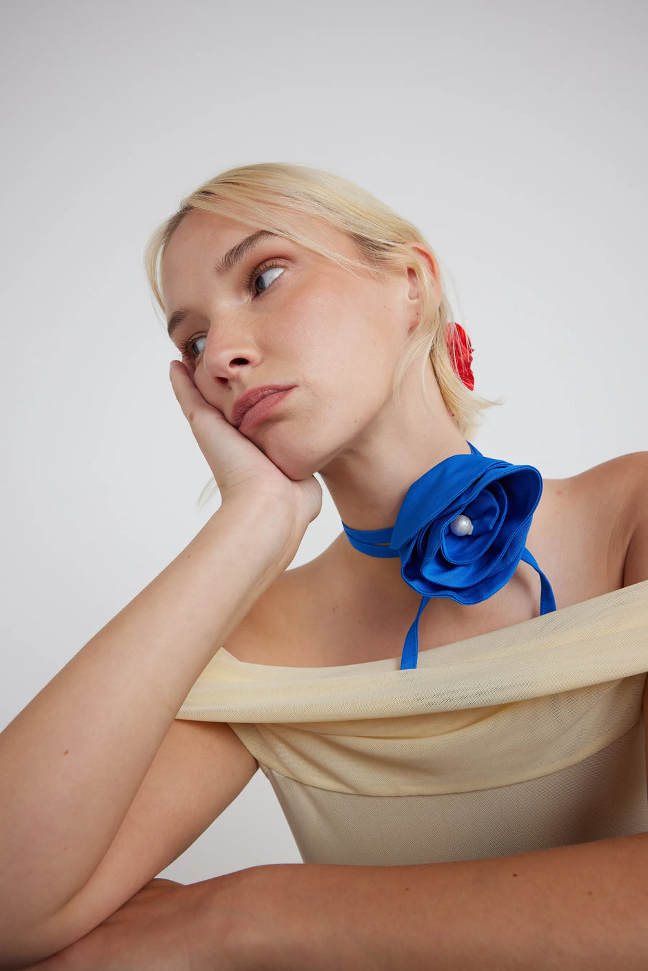 Par Moi rose collar cobalt blue pearl rosette accessory belt neck hair 